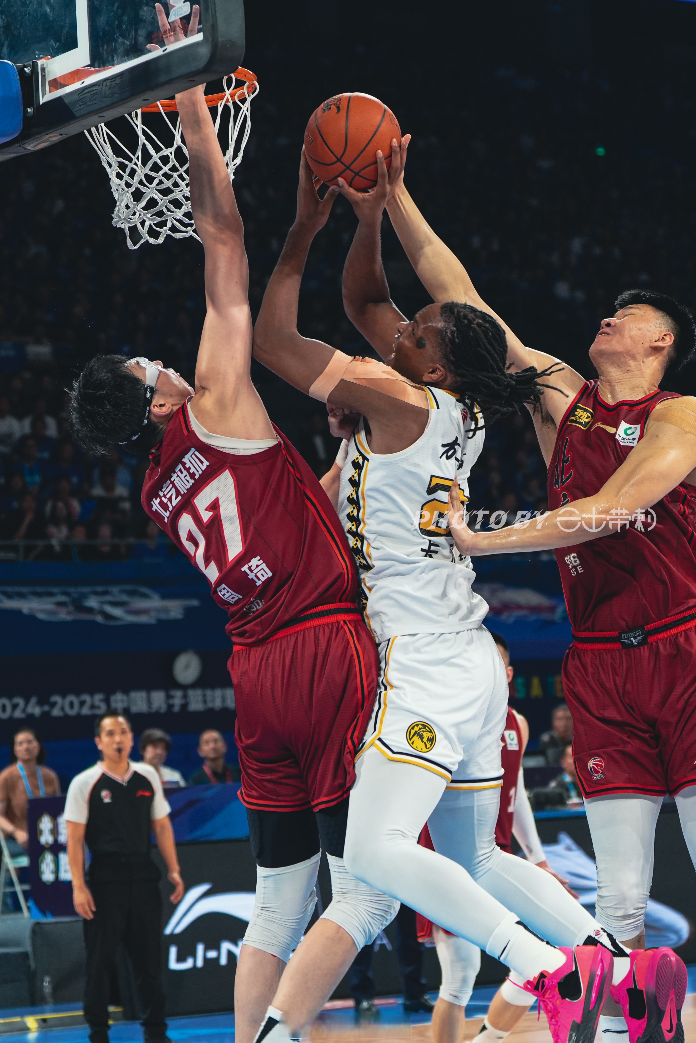 北京队鏖战勇士,周琦关键制胜 北京队鏖战勇士,周琦关键制胜