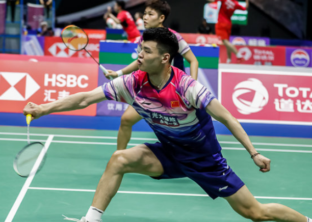 中国队绝杀印尼队,黄鸭组合点燃赛场 中国队绝杀印尼队,黄鸭组合点燃赛场