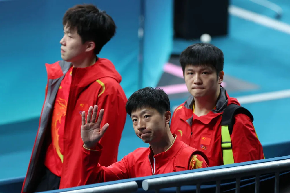 韩国队险胜法国队，马龙惊艳四座