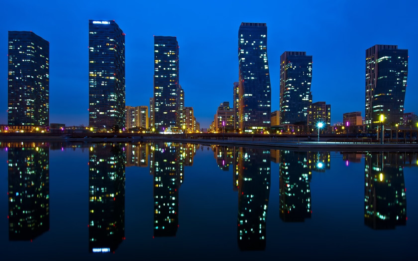 梅德韦杰夫法网鏖战刷新纪录,拉沃尔杯团队精神铸就红土突破