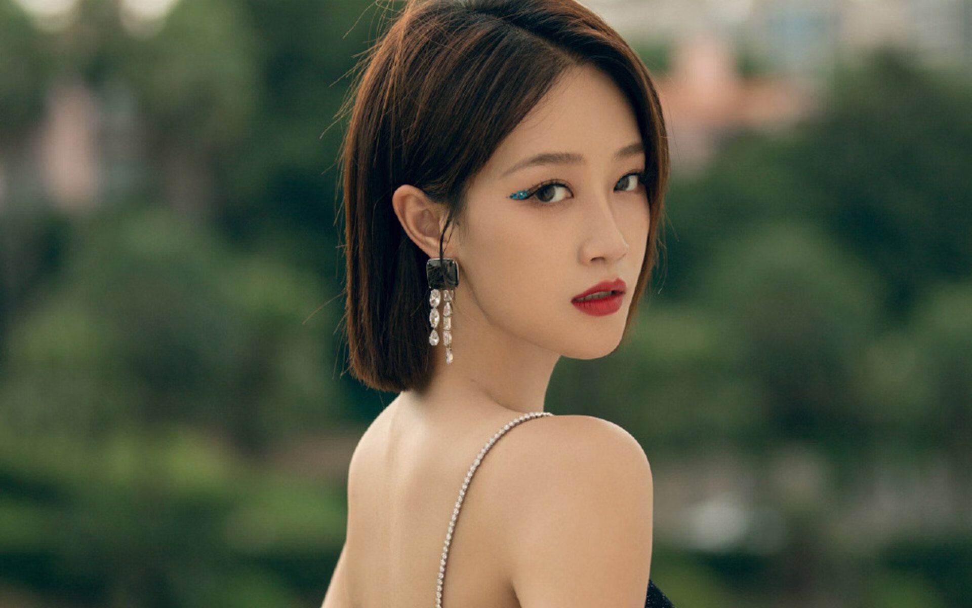 爱游戏tv-亚洲火羽撞欧洲铁壁，当李梓嘉的热浪席卷诺伊尔的叹息之墙