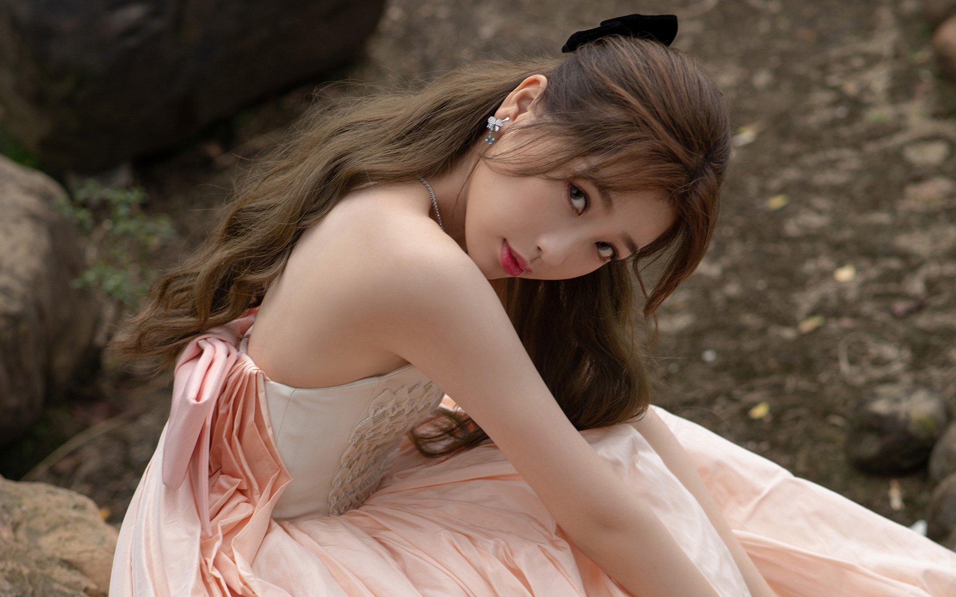 银影破晓，阿斯顿马丁的精密手术，与勒克莱尔点燃的叛逃之火