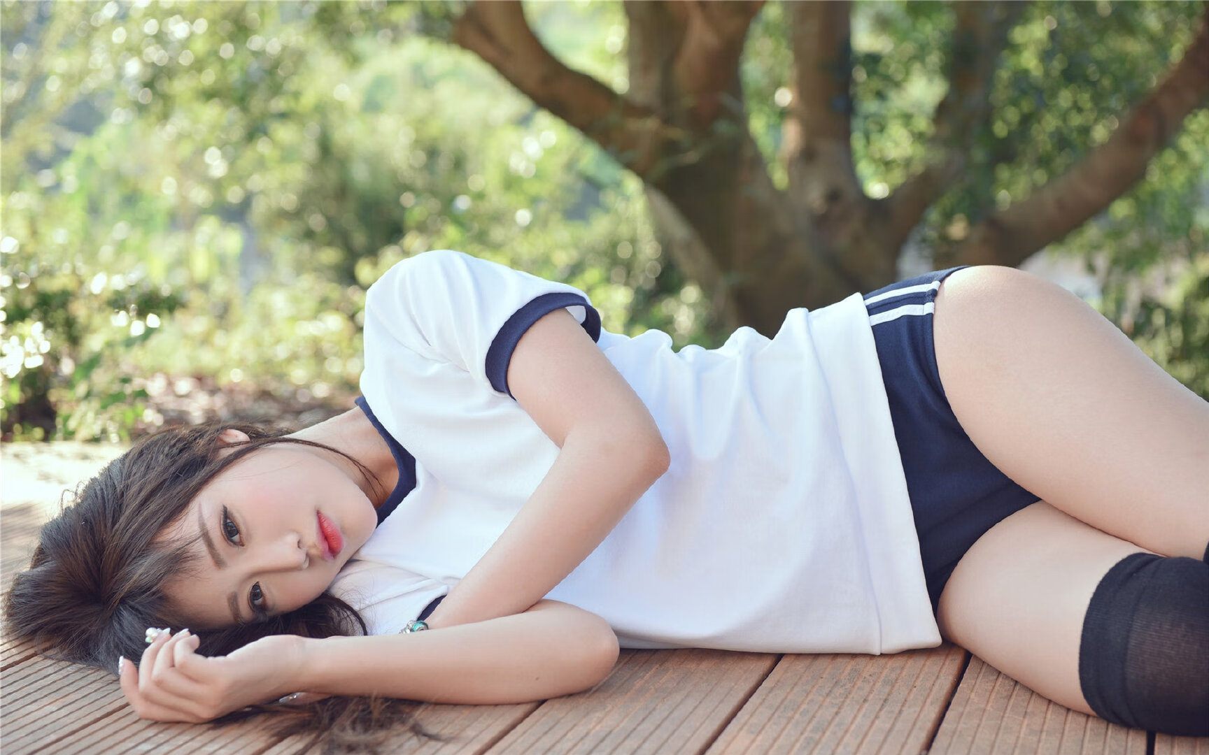 雄鹿血拼深圳队,爱德华兹的登神长阶与炼金石的较量