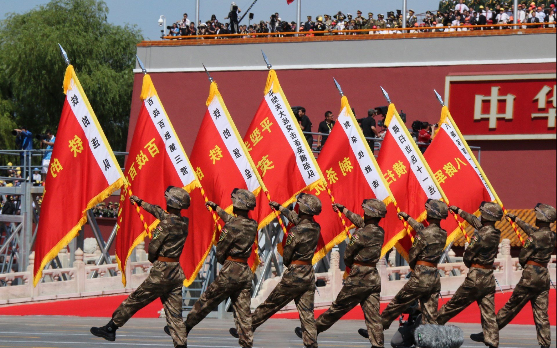 加纳精神打穿巴黎铁壁,奥斯梅恩用实力证明自己的王者之路