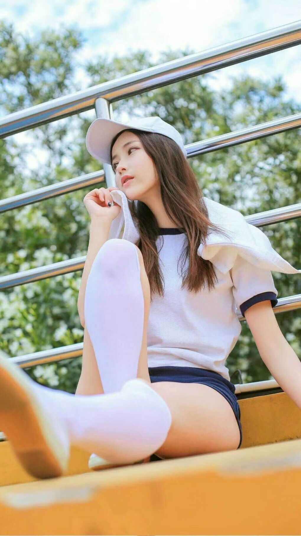 爱游戏娱乐-从绿茵场到街道赛，西班牙的胜利浪潮与斯通斯的F1统治